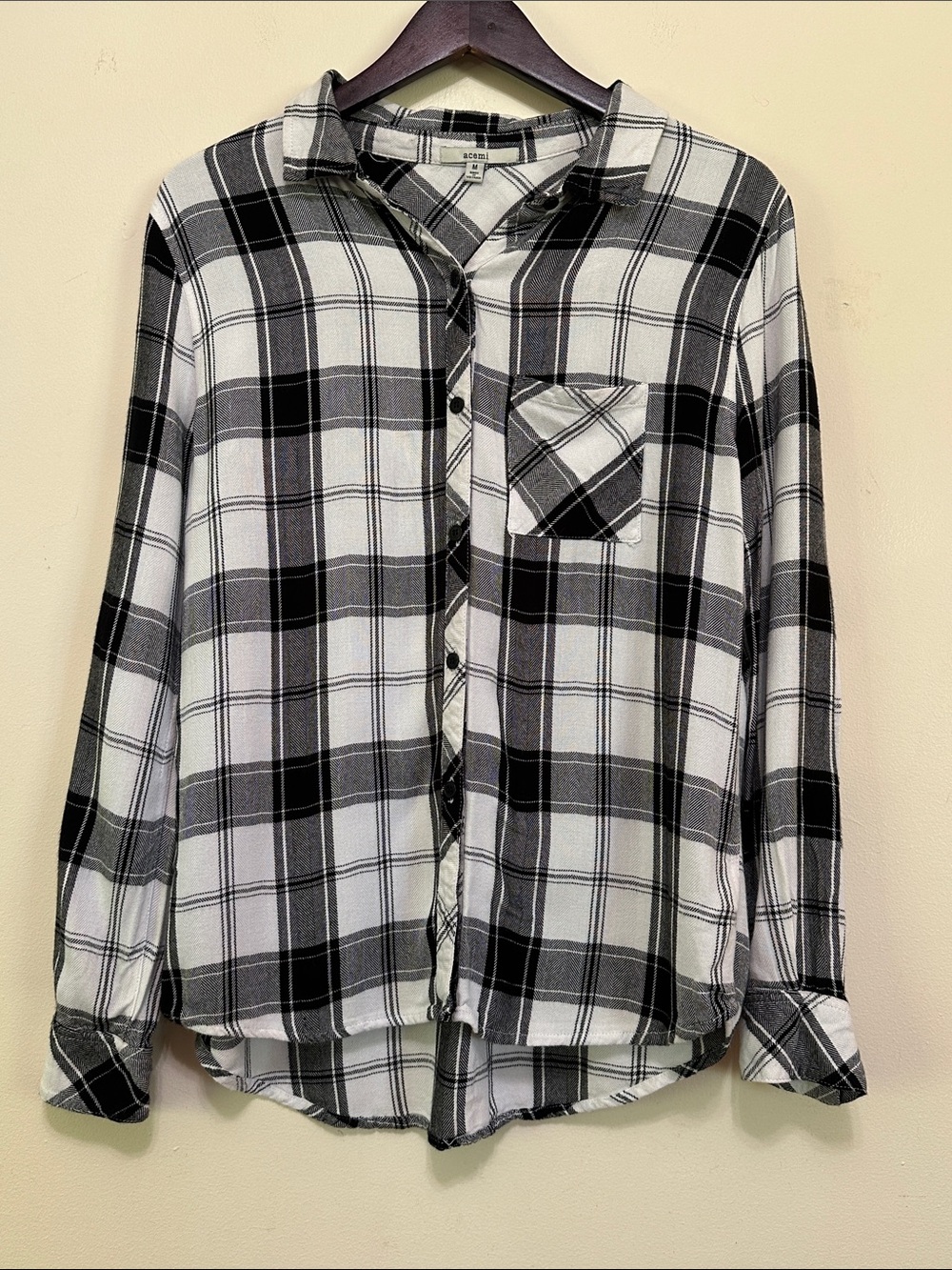 Acemi Black & White Plaid Button-Down Shirt
